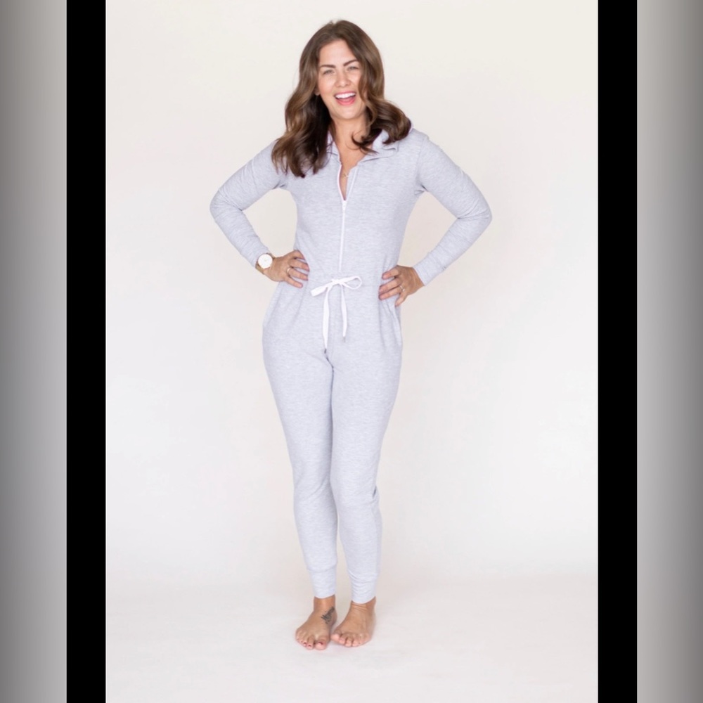 Brand New with Tags Smash and Tess Harris Hoodie in Grey- XL